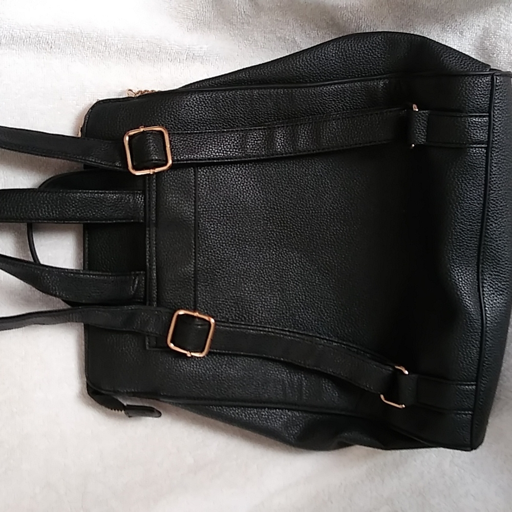 Backpack - Picture 3 of 4